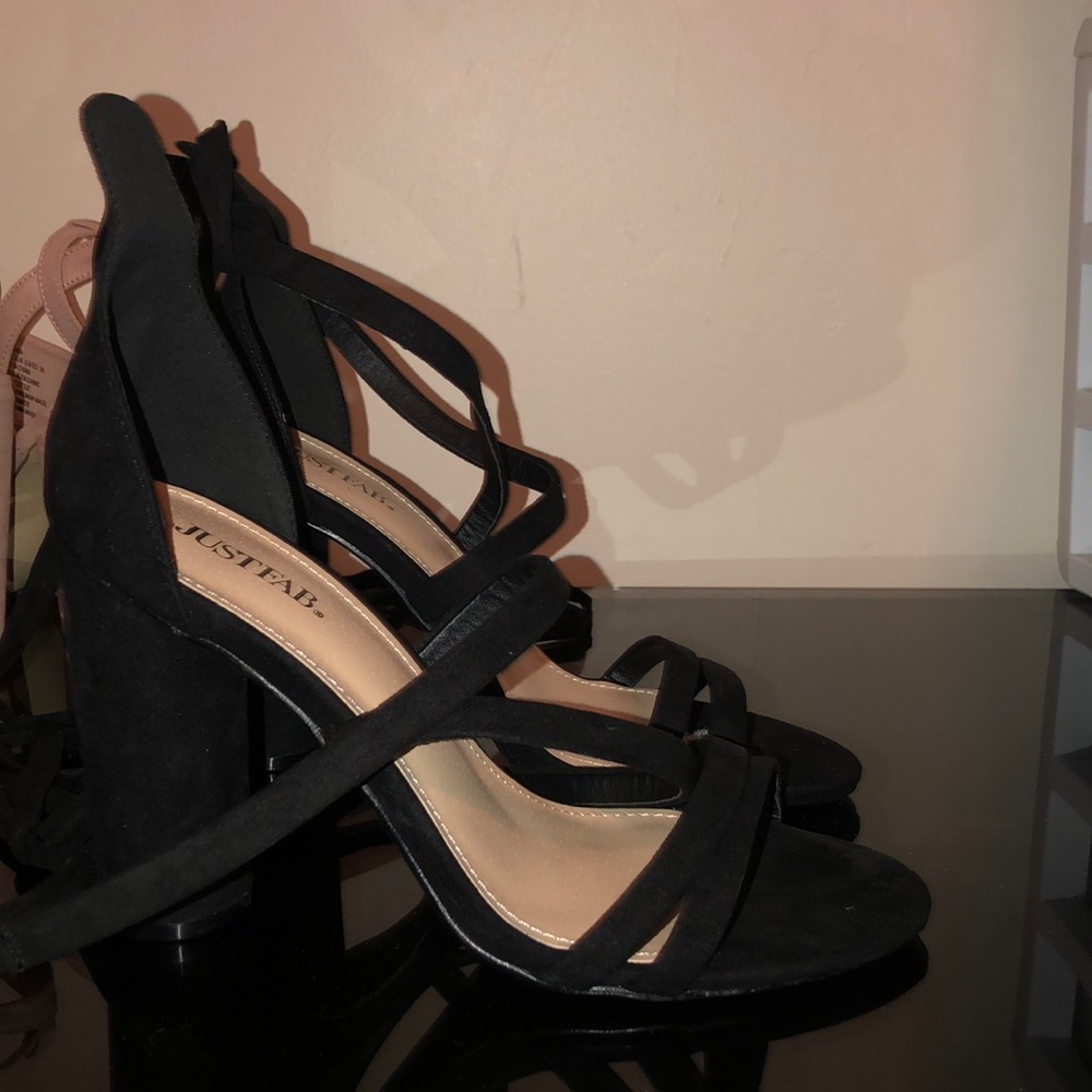 Heels - Picture 3 of 3